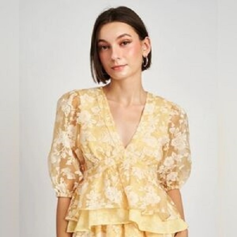 En Saison Marais Hi Low Womens Yellow Floral Lace Peplum V-Neck Blouse Medium